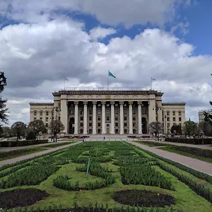 Apartment Nadezhda On Abylay Khan Ave 121, Almaty